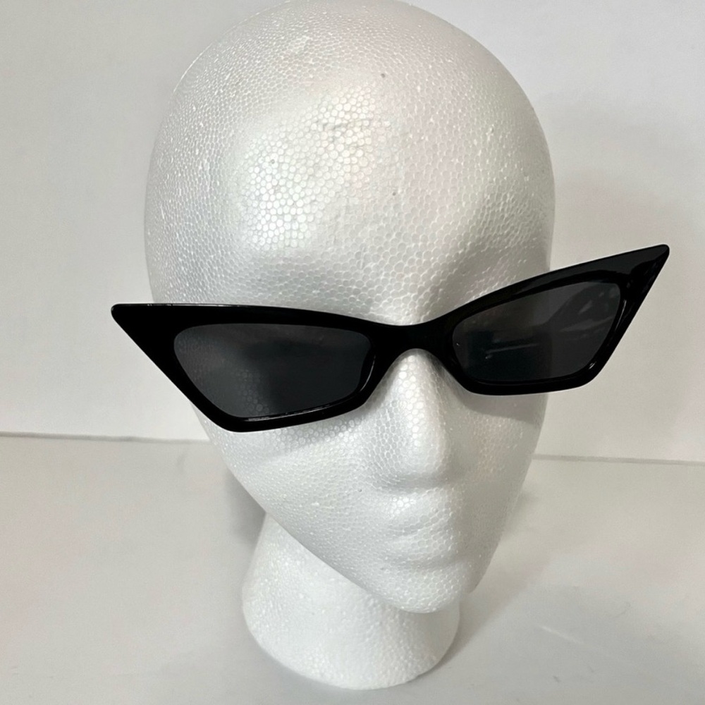 New Widow Black Goth Cat Eye Sunglasses Cunning Cat Dolls Kill Witch Vampire